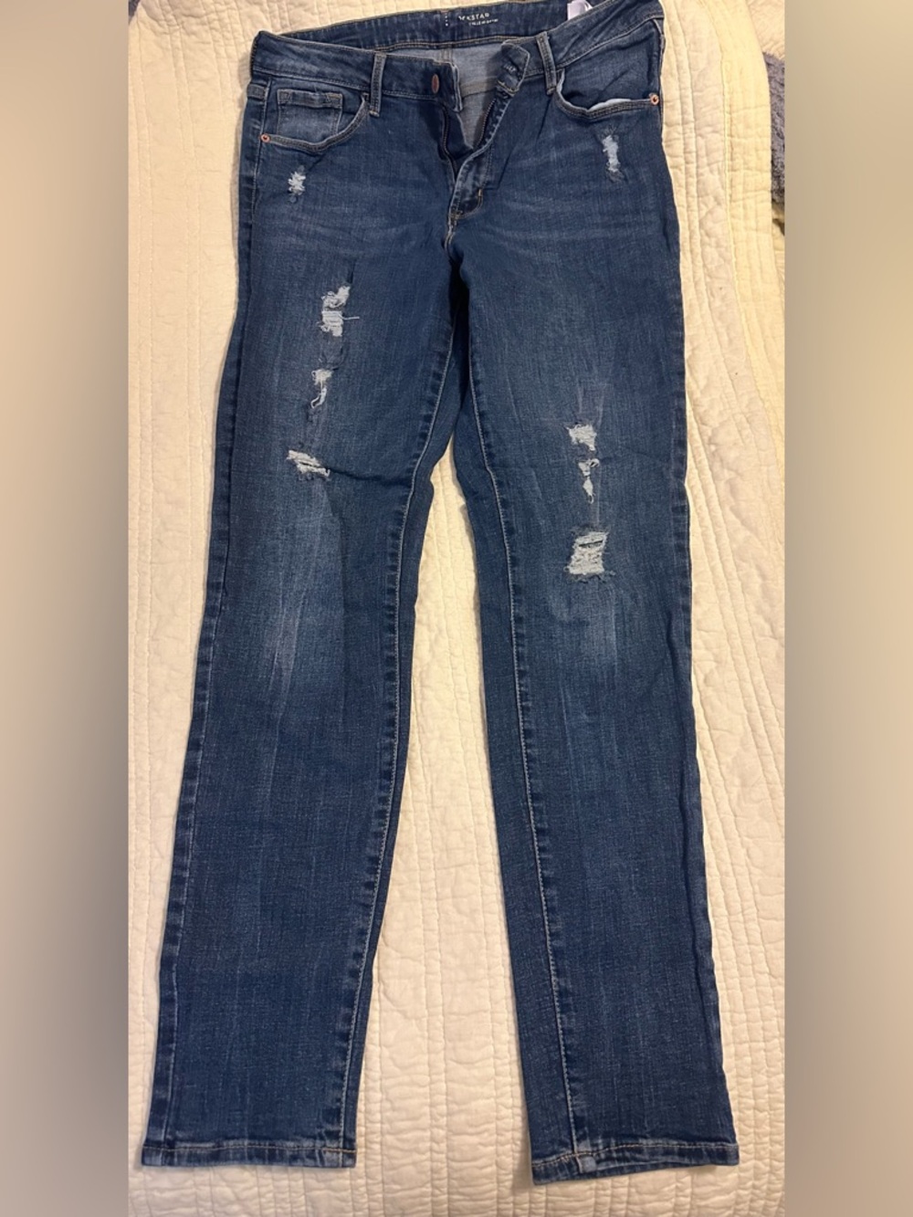 Women’s Old Navy 12 Tall Distressed Dark Blue Slim Jeans